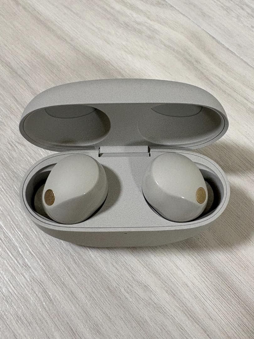 SONY イヤホン wf1000xm5 シルバー ノイズキャンセリング