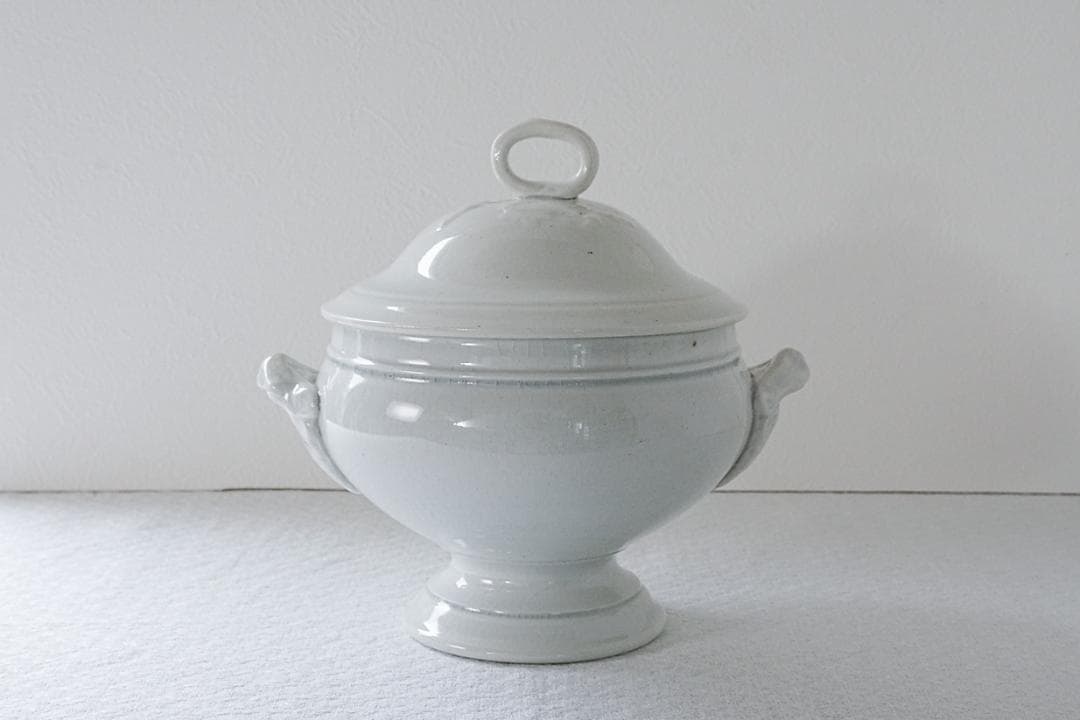 フランスアンティーク　ショワジールロワ 小ぶりな　スーピエール h15.8cm