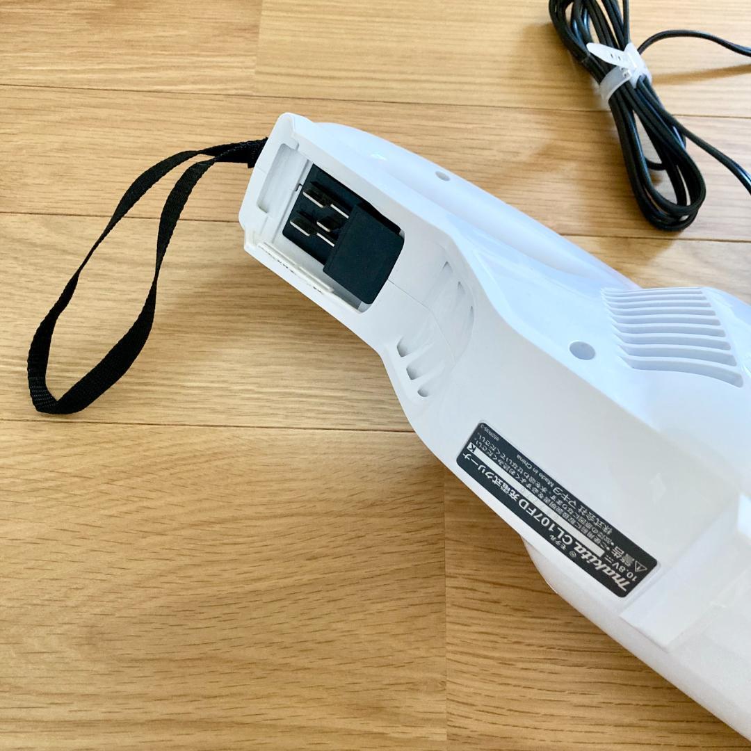 【美品】マキタ CL107FD 掃除機＋充電器 紙パック付 充電式クリーナー