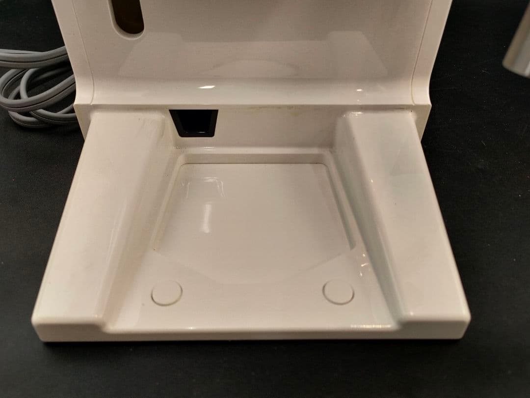 デロンギ エスプレッソ・カプチーノメーカー ECP3220J-W