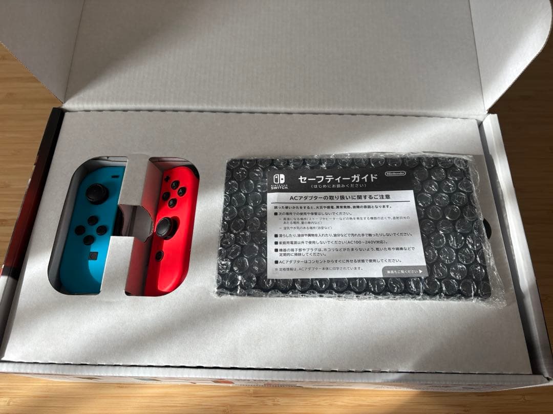 Nintendo Switch 本体　ホリパッドコントローラー付き