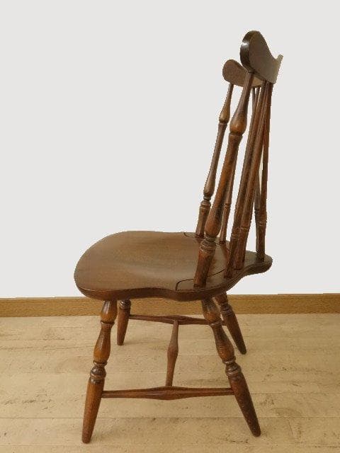 飛騨産業　キツツキ　スピンドルチェアーC　イス　椅子　 木製　再塗装済ＵＳＥＤ