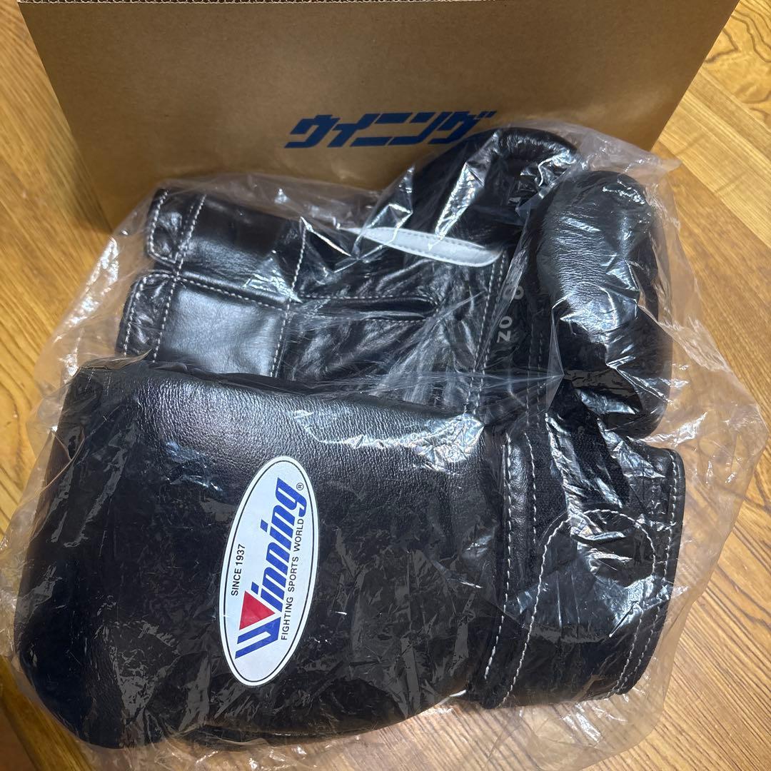 新品　未使用　ウイニングボクシンググローブ黒8oz