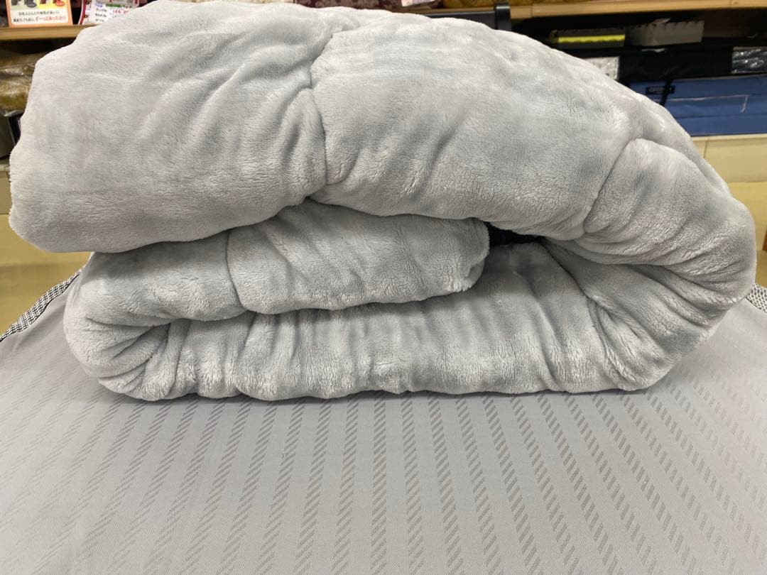 正方形・こたつ掛け布団・ふんわりボリューム・リバーシブル・約１９０×１９０㎝