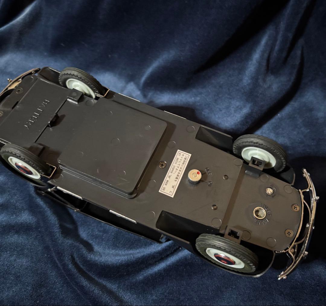 ★【トヨタ自動車AB型フェートン乗用車ミニチュアカー ライター機能付 】 希少品