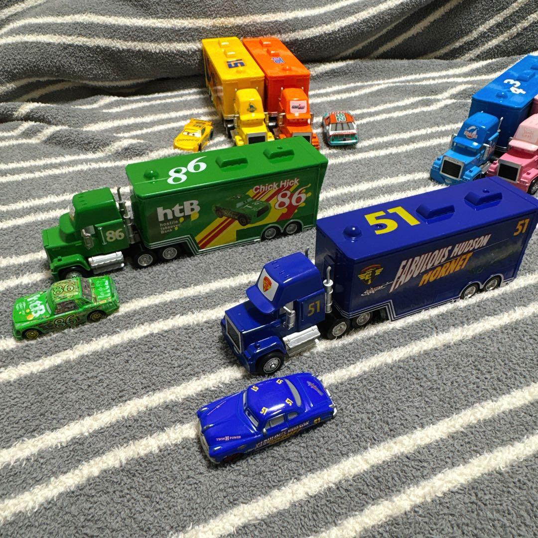 カーズ　トレーラー　ミニカー　セット