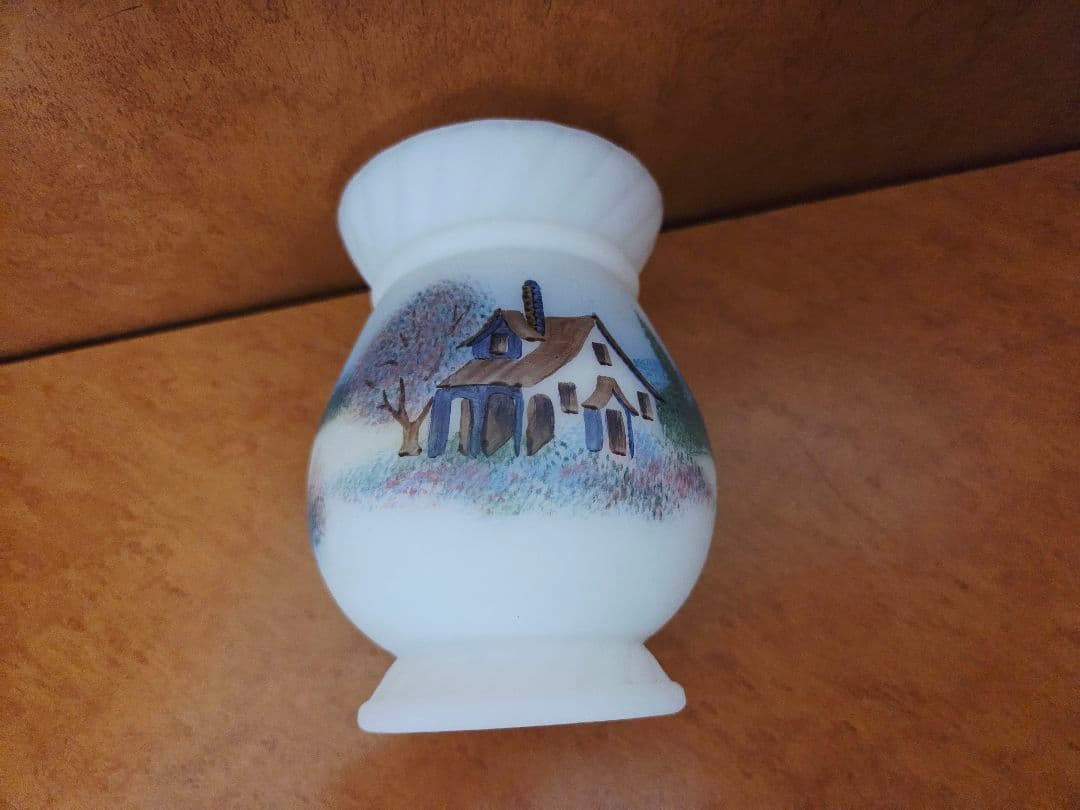 フェントンミルクガラス花瓶 ホワトトサテン HP カントリー コテージハウス