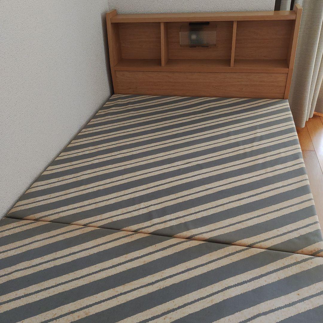 大容量収納付き　ベッドフレーム　シングルベッド　読書灯付き　ナチュラル　送料込み