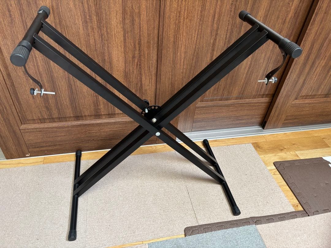 CASIO LK-515 ホワイトキーボード　台付き