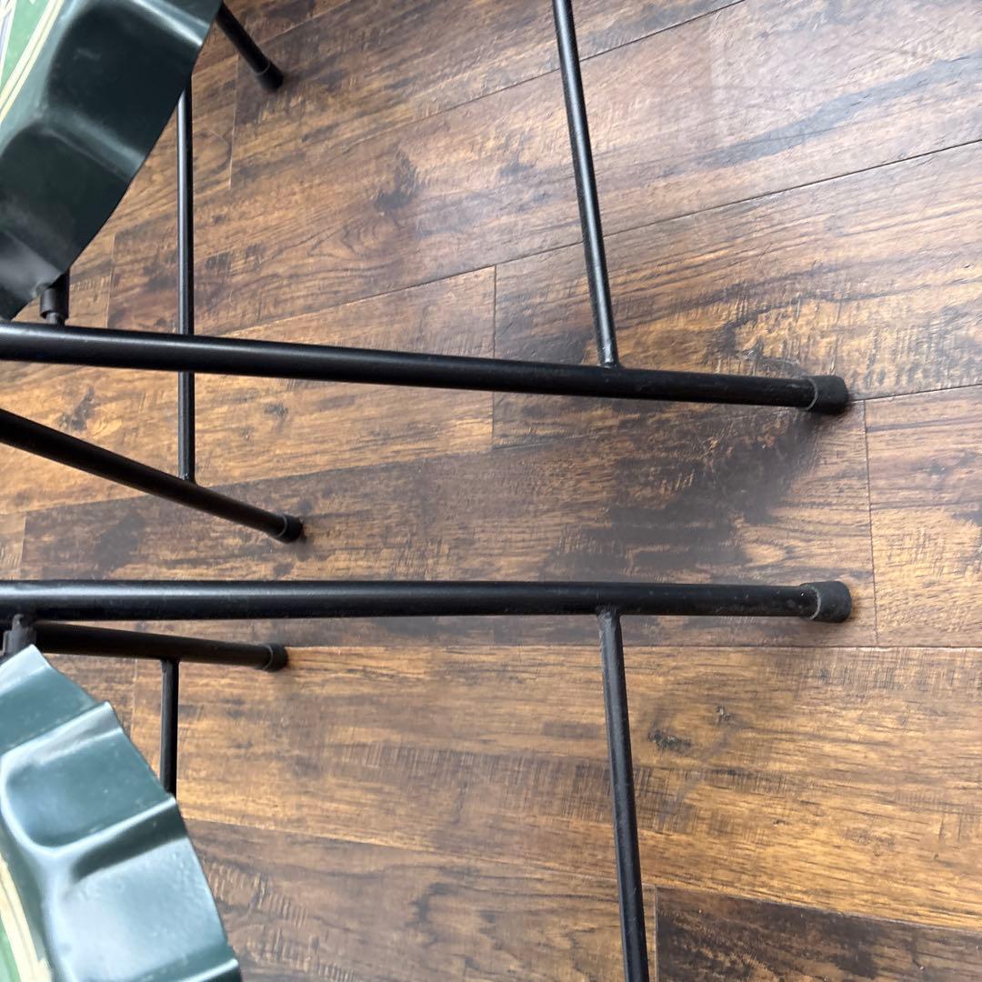 ハイネケン　ボトルキャップ　スツール2つ