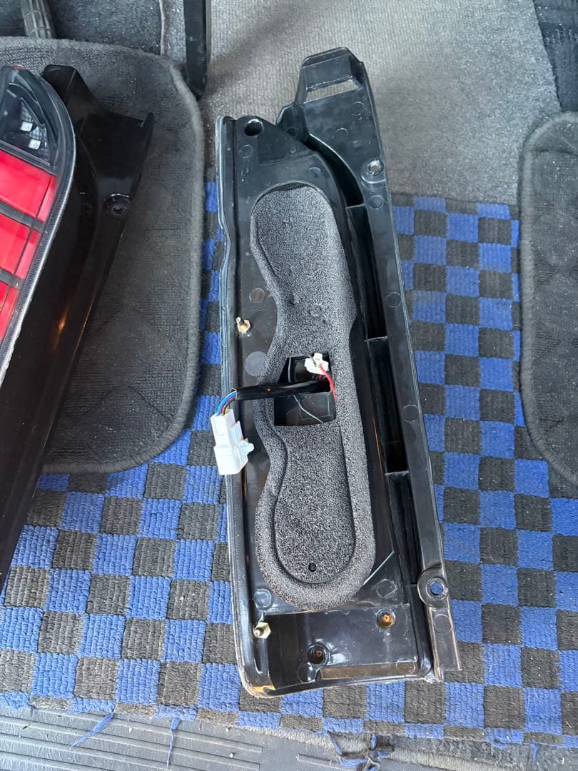 ハイエースオープニング付きテール