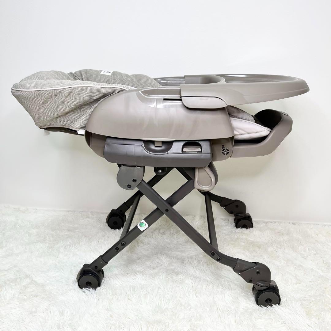 未使用級 Combi ネムリラ ハイローチェア 洗えるランチトレイ付き