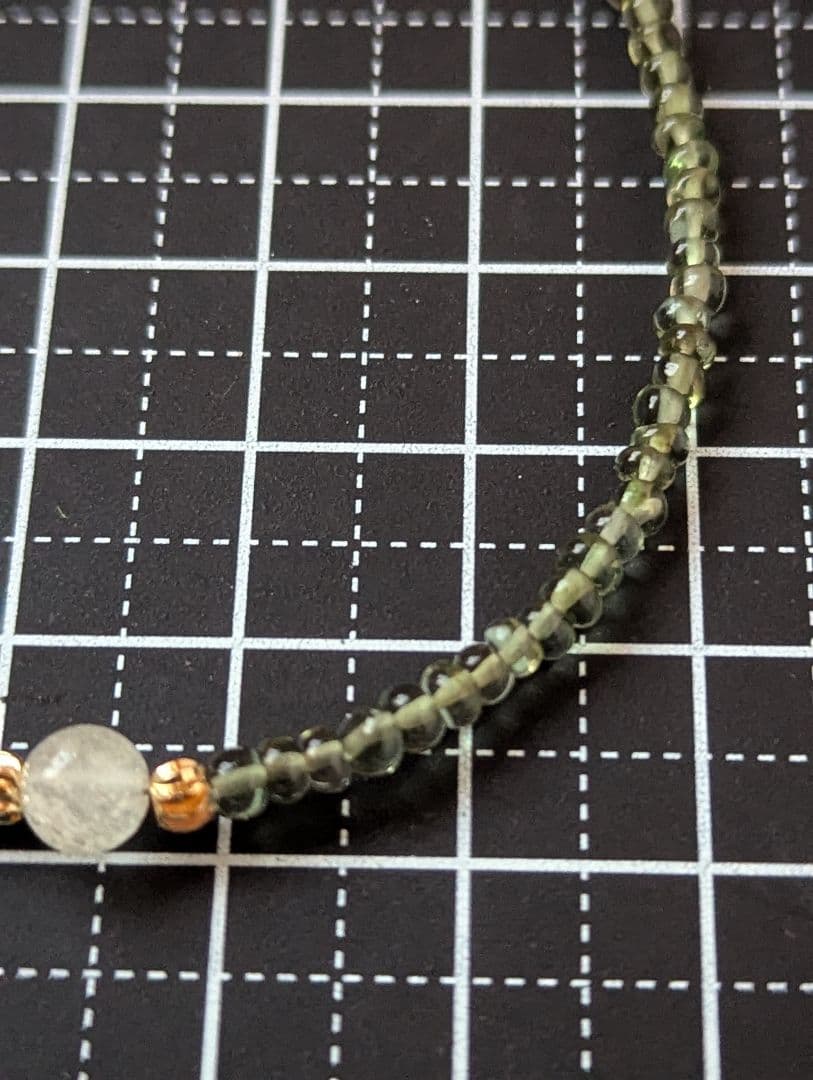 希少　モルダバイト小粒とリビアングラス丸玉のブレスレット　14kgf