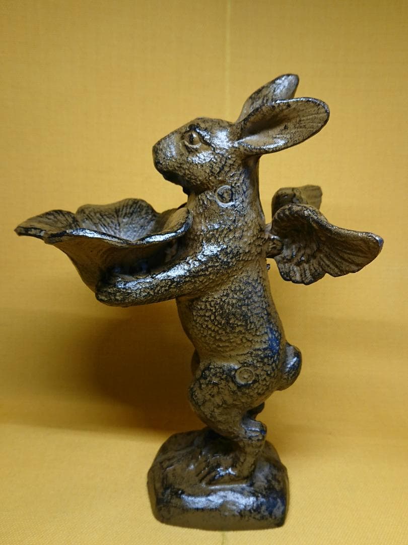 【美品】ウサギ　兎　天使　金属　置物　インテリア　工芸品　美術品　A3420