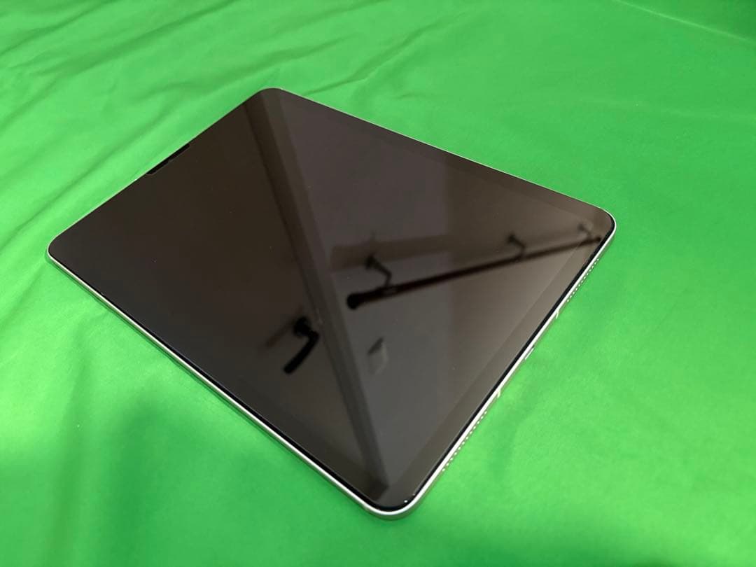 iPad Air（第五世代）Wi-Fi+Cellular 64GB ケース付