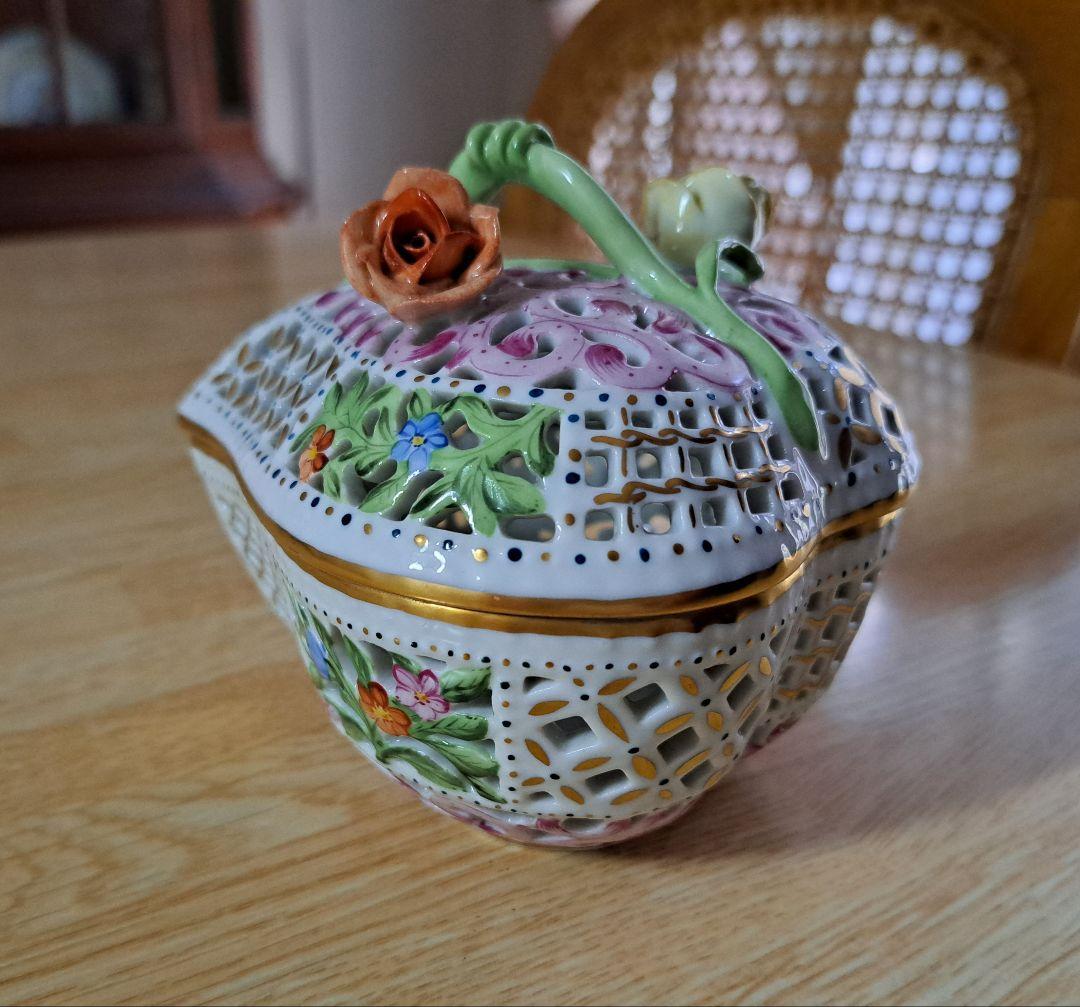 ヘレンド ファンタジー ボンボニエール (金彩透かし ハート型 )