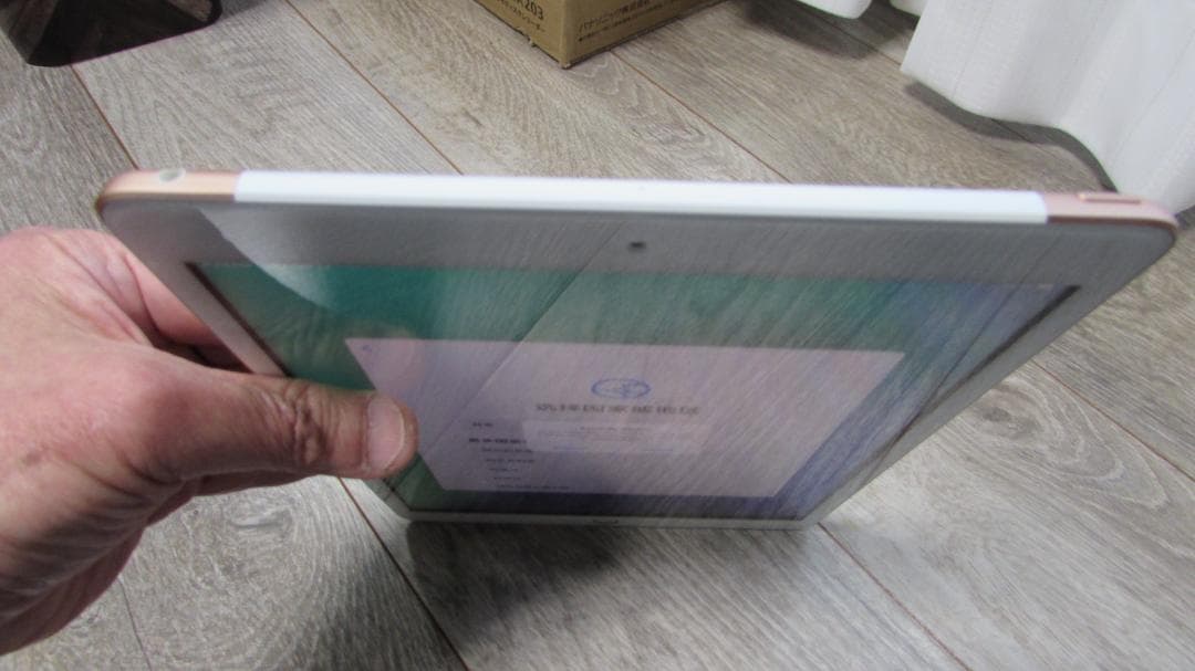 iPad 第7世代 128GB ゴールド MW6G2J／A SIMフリー