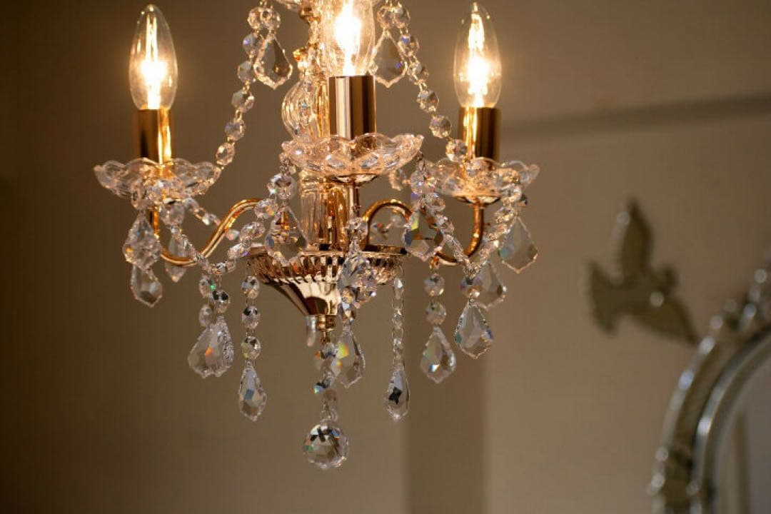 アスフォークリスタル使用　3灯シャンデリア クラリーチェ