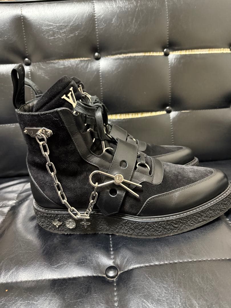 激安名作❗️ルイヴィトン　レザー×スウェード×チェーンブーツ