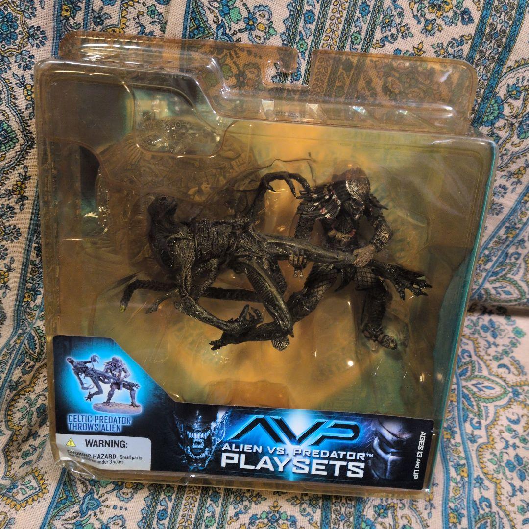 ポチ　マクファーレントイズ AVP エイリアンVSプレデター