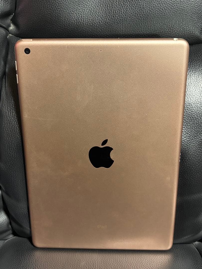 iPad 第8世代　32GB ゴールド　目立たない焼けあり　おまけあり