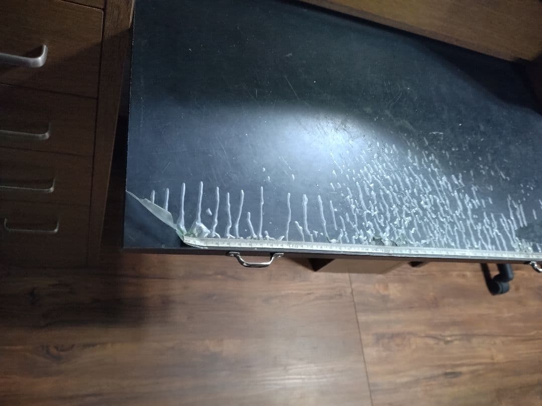 中古　スリーティー彫金デスク　両袖　ウォルナットカラー