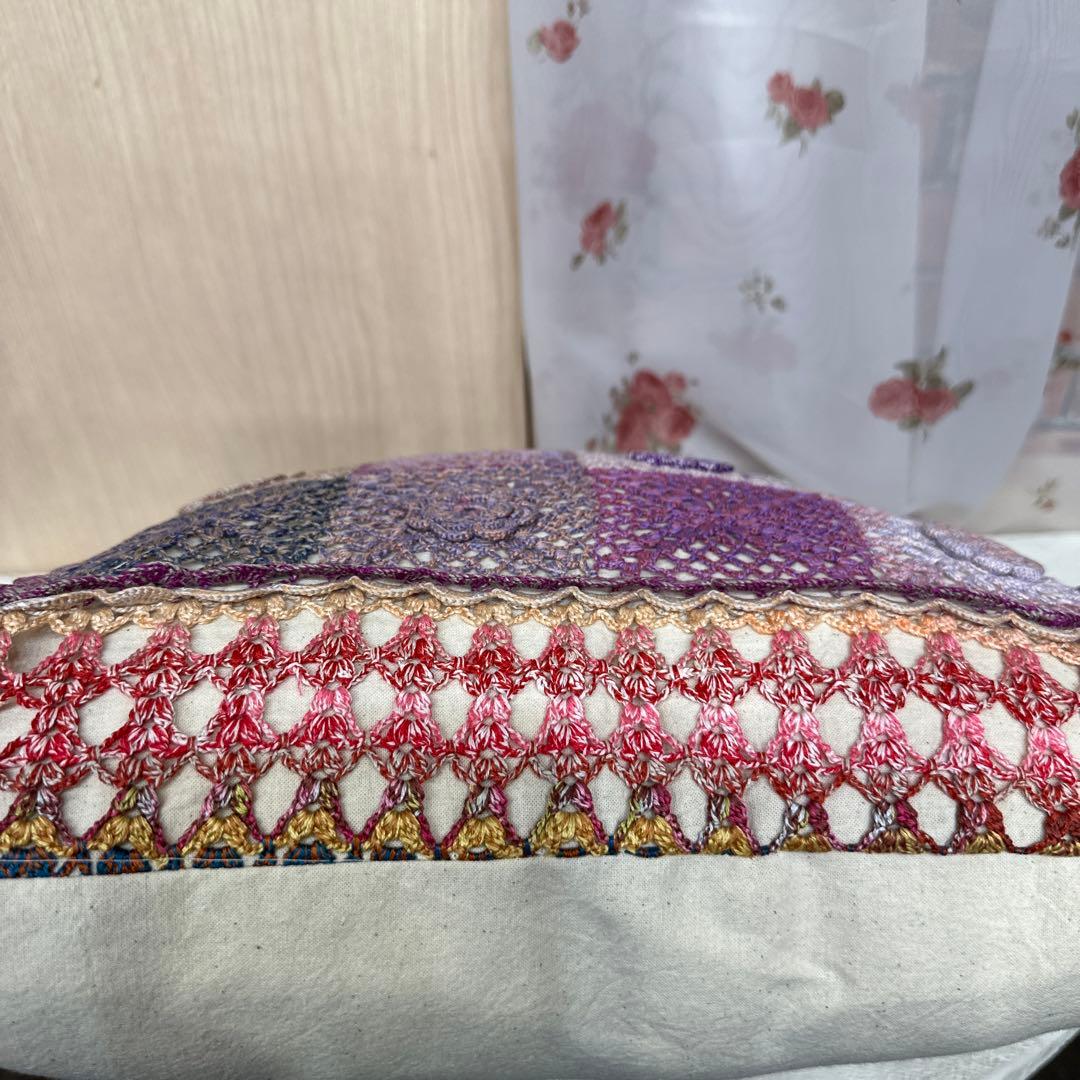 クッションカバー　オリムパス刺繍糸のクッションカバー手編みhandwork