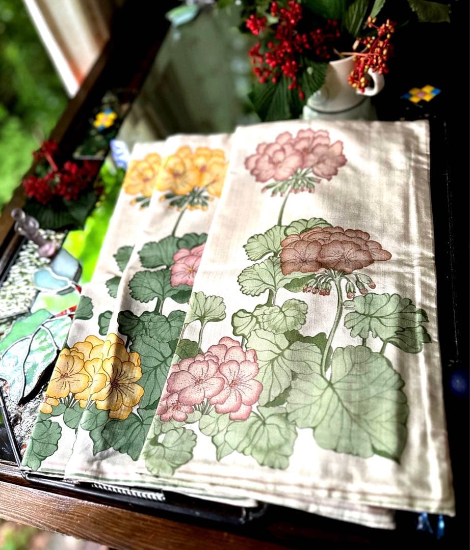 1974様感謝‼️マダム愛蔵品絹製クッションカバー　フランス製品　手染め工房手作り