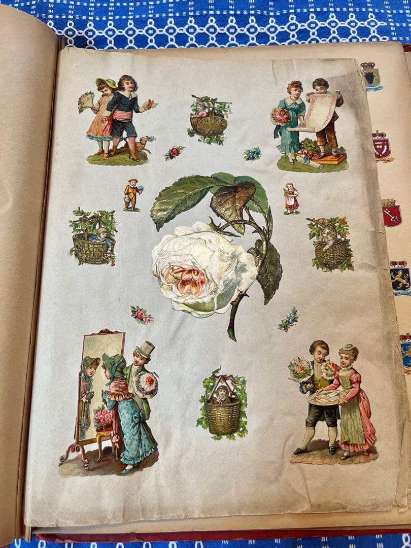 アンティーク赤ずきんちゃん♡他たっぷりのクロモス貼り大盤サイズアルバム冊子