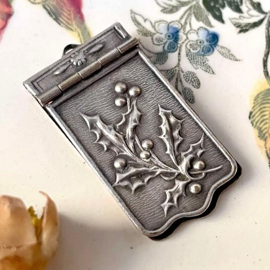 【レア】ドール用カルネドバル　ヒイラギモチーフ柊ミニチュア　フランスアンティーク