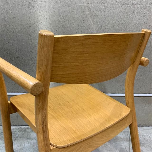 無印良品オーク材ダイニングアームチェア