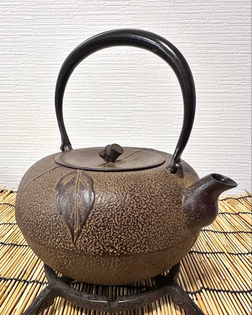 未使用品　南部伝統工芸士 及川寛治作　１５型姥口 柑橘文様　南部鉄瓶　南部鉄器