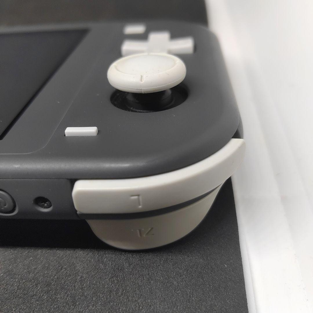 セール中！美品　任天堂スイッチ ライト 充電アダプタ付き　Switch LITE