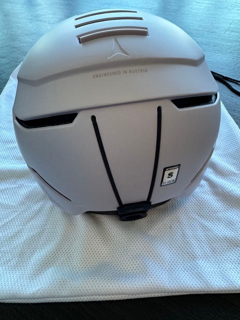 ATOMIC スキー用ヘルメット キッズSサイズ（51-55cm）バイザー付き