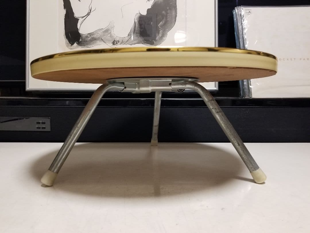 1970's　回転式　スペースエイジ　ポストモダン　オフオワイト　ゴールド　三脚