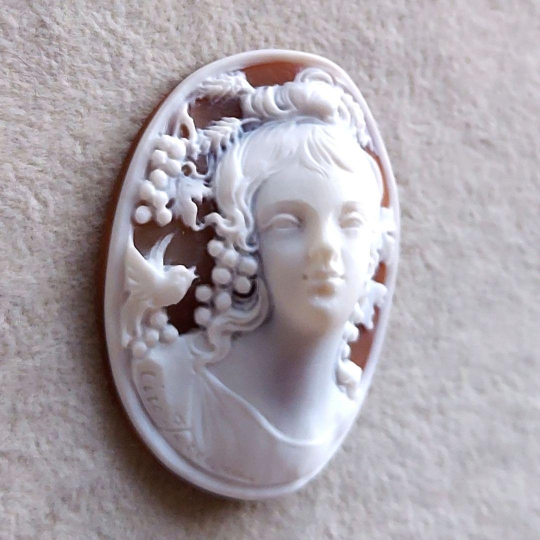 女性と小鳥　シェル　カメオ　ルース