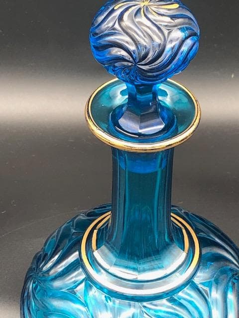 オールドバカラ・紺碧色（アズールブルー）のデキャンタ