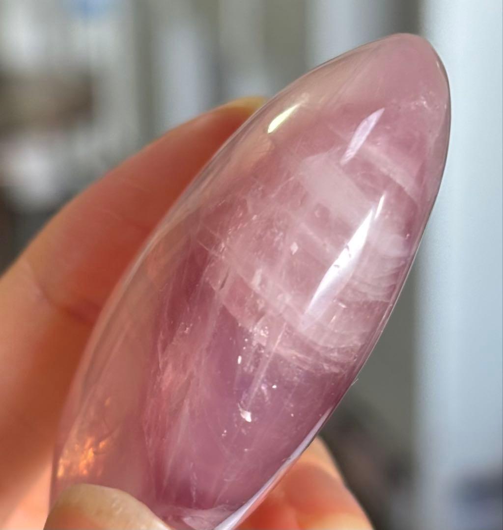 くるみ様　高品質　ラベンダーローズクォーツ　パーム　握り石　透明感