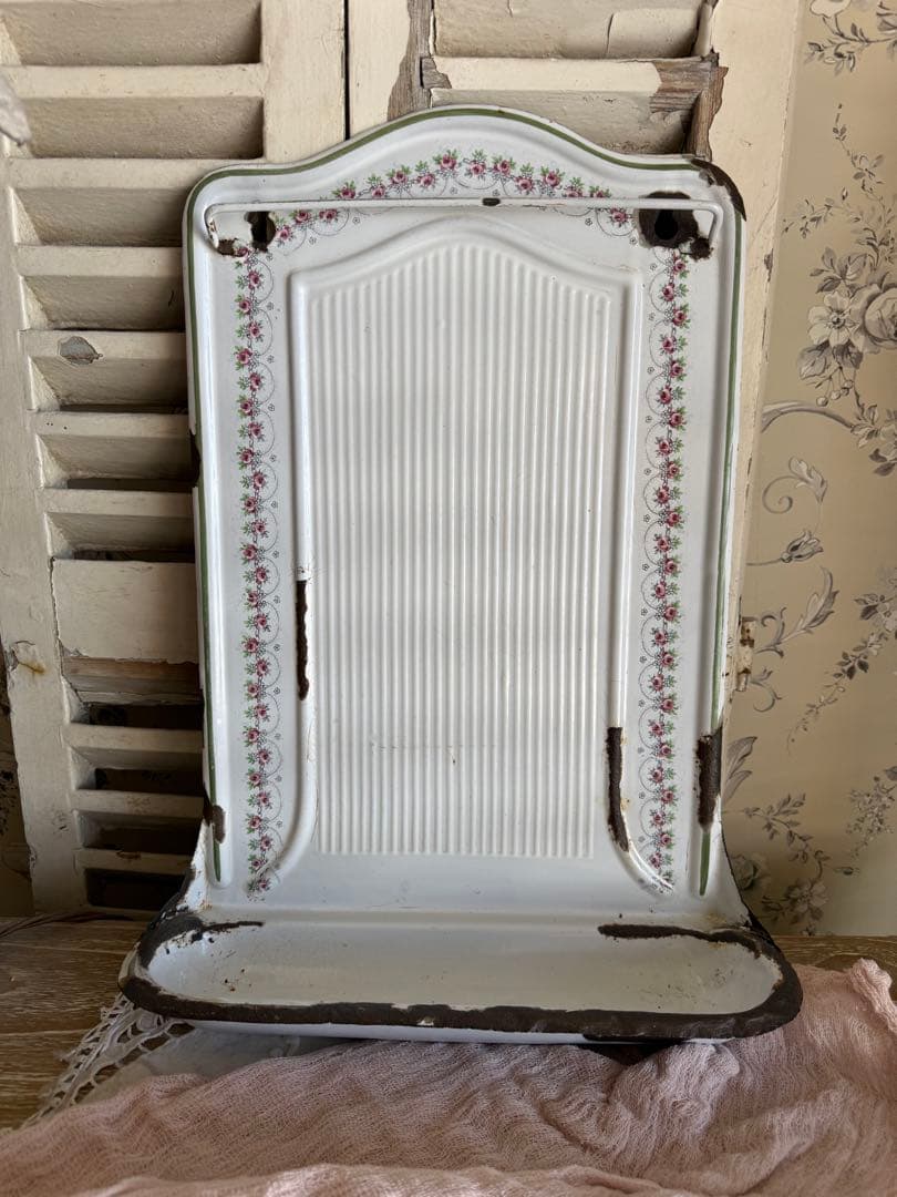 フランスアンティーホーローBB社ローズガーランドホワイトレア！レードルラック