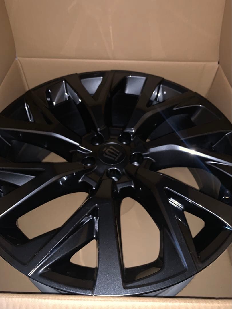 クラウンエステート新車外し　4本セット 21インチ ホイール 新品