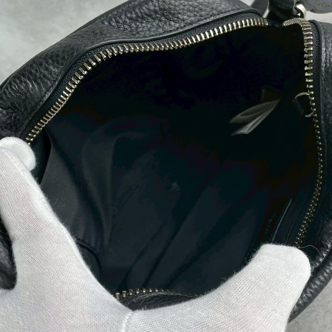 ✨美品✨アニエスベー　ショルダーバッグ　エンボスロゴ　レザー　ブラック