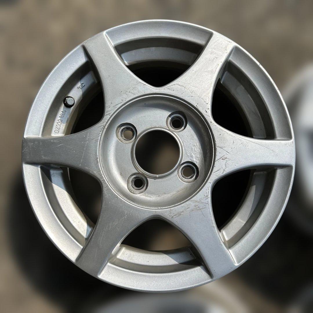 13インチ シルバー 6スポークホイール