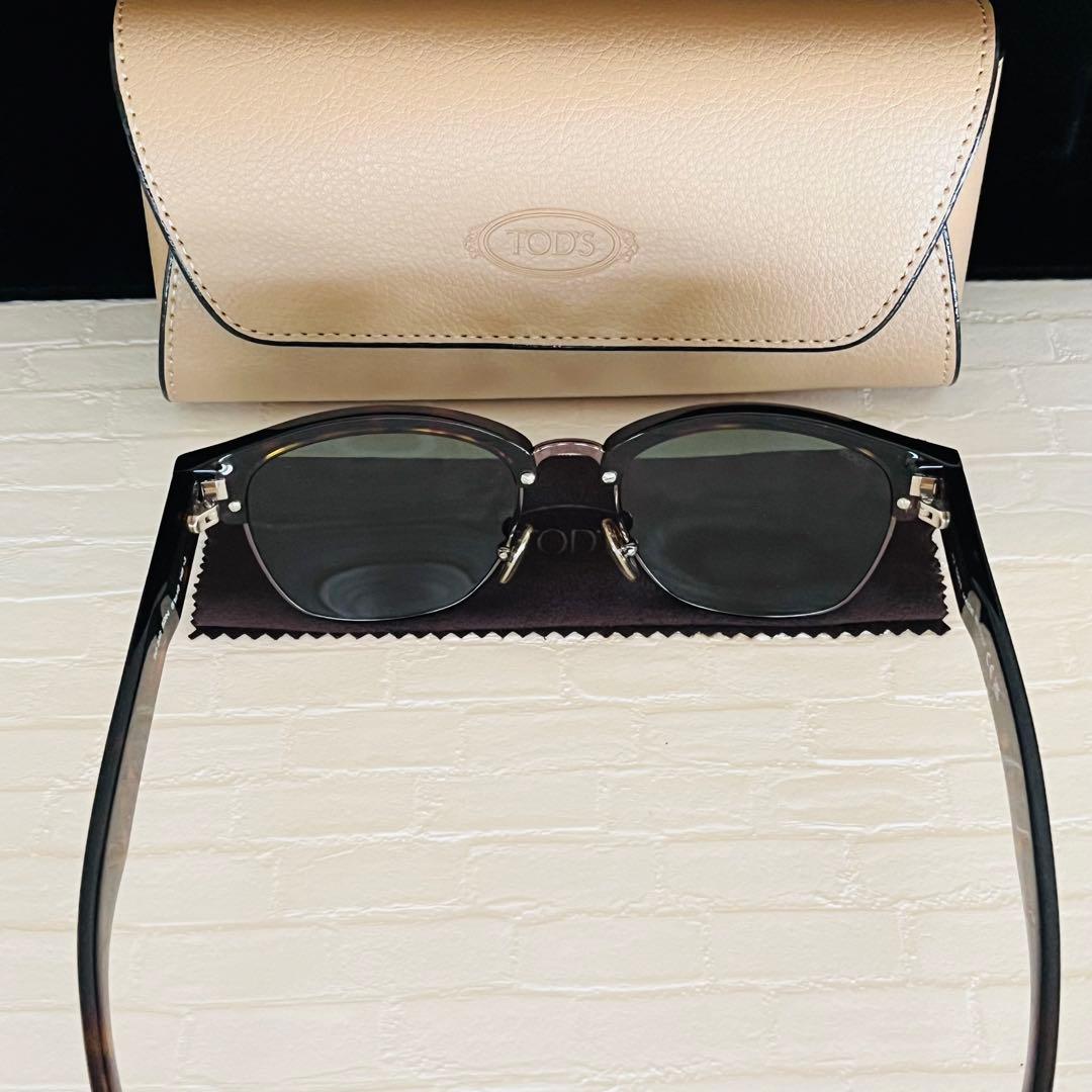 ちゃみ 　美品 TOD'S べっ甲調 サングラス 眼鏡 めがね