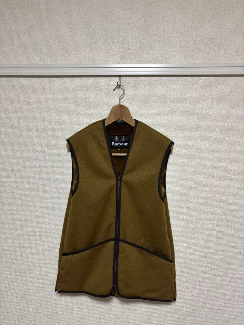 Barbour フロントジップ ファー ライナー ベスト　38
