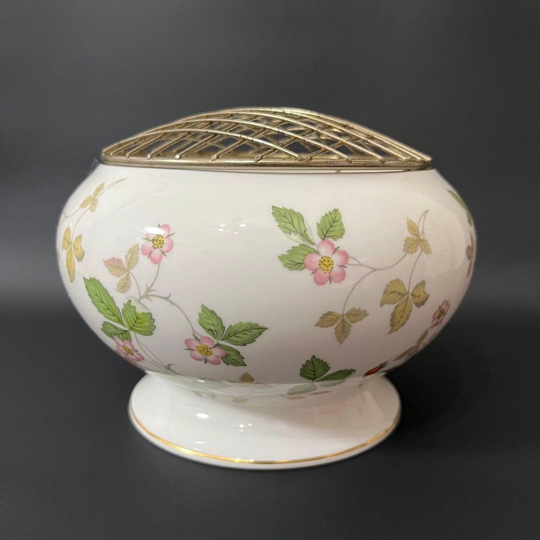 ウェッジウッド ワイルドストロベリー ラウンドベース 英国製 ヴィンテージ 花瓶