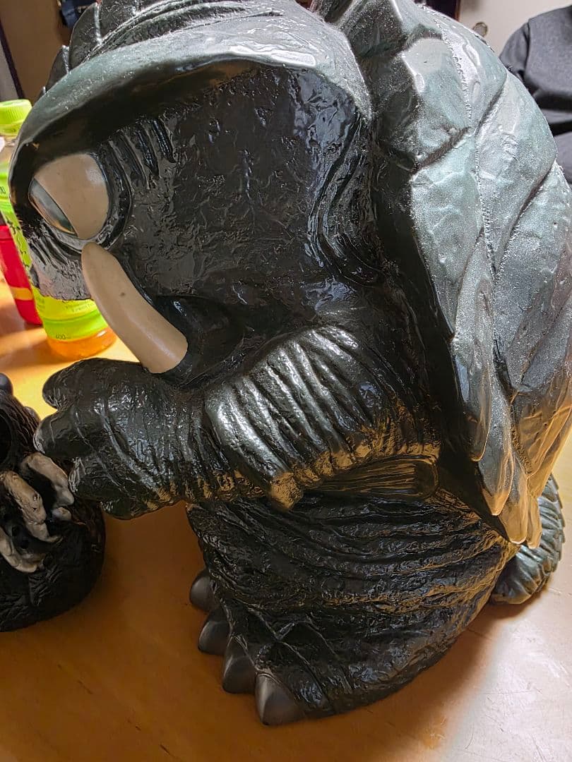 高さ29cmの大きなガメラの貯金箱