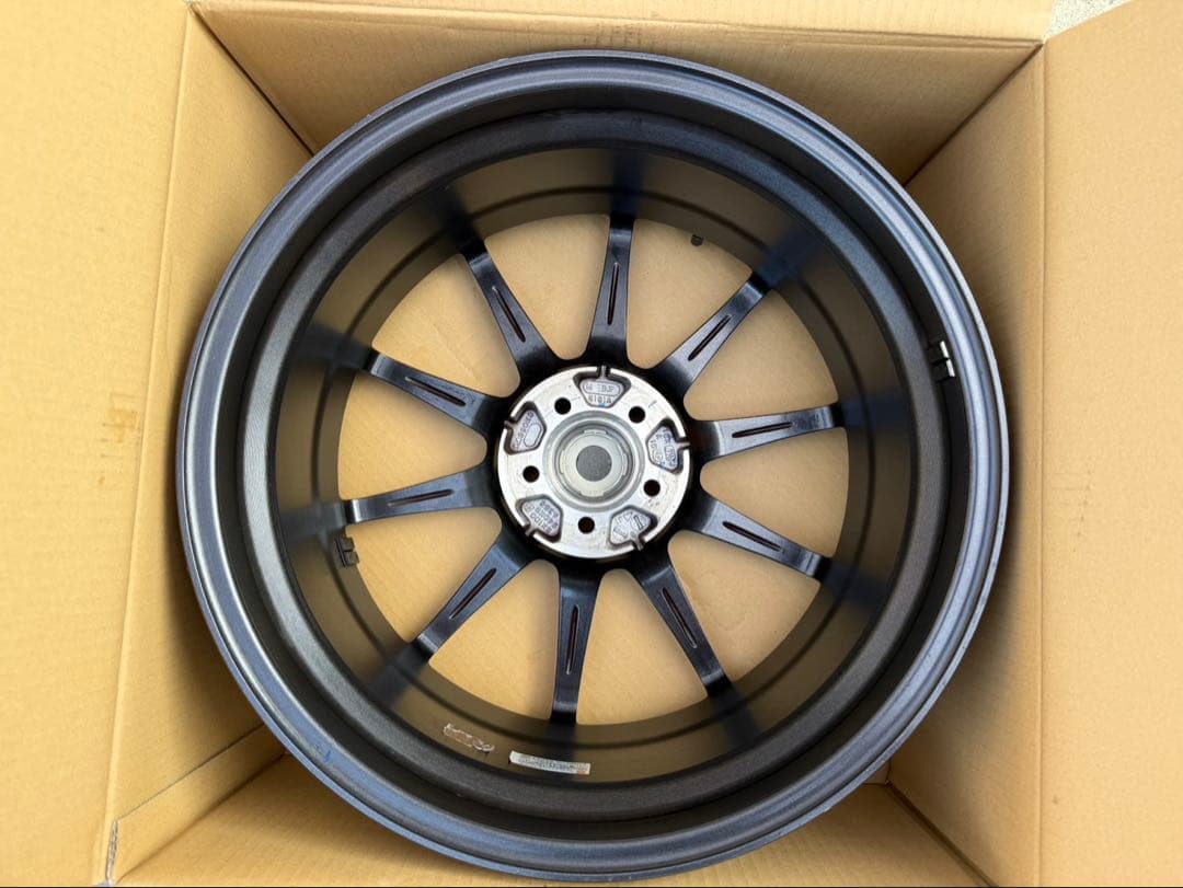 使用半年　美品　POTENZA SW010 18インチ
