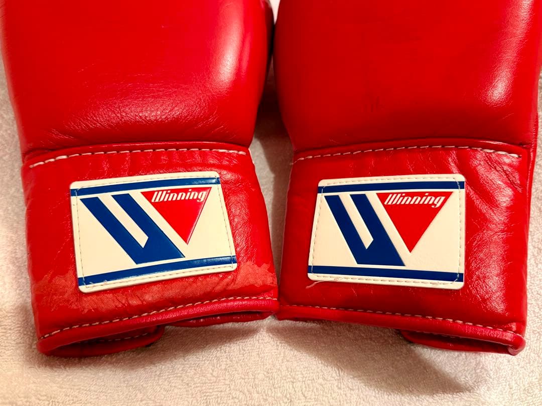 Winning ボクシンググローブ 8oz 赤　中古