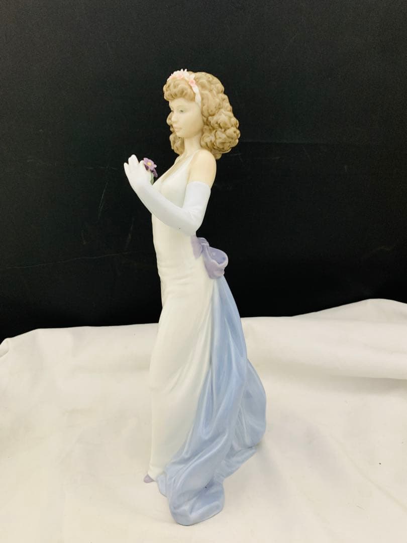 LLADRO 女性　花　置物　飾物