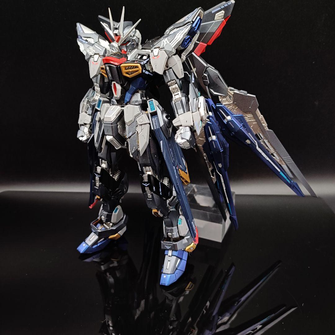 MGEX　ストライクフリーダムガンダム　ガンプラ　全塗装完成品　ブラックゴースト